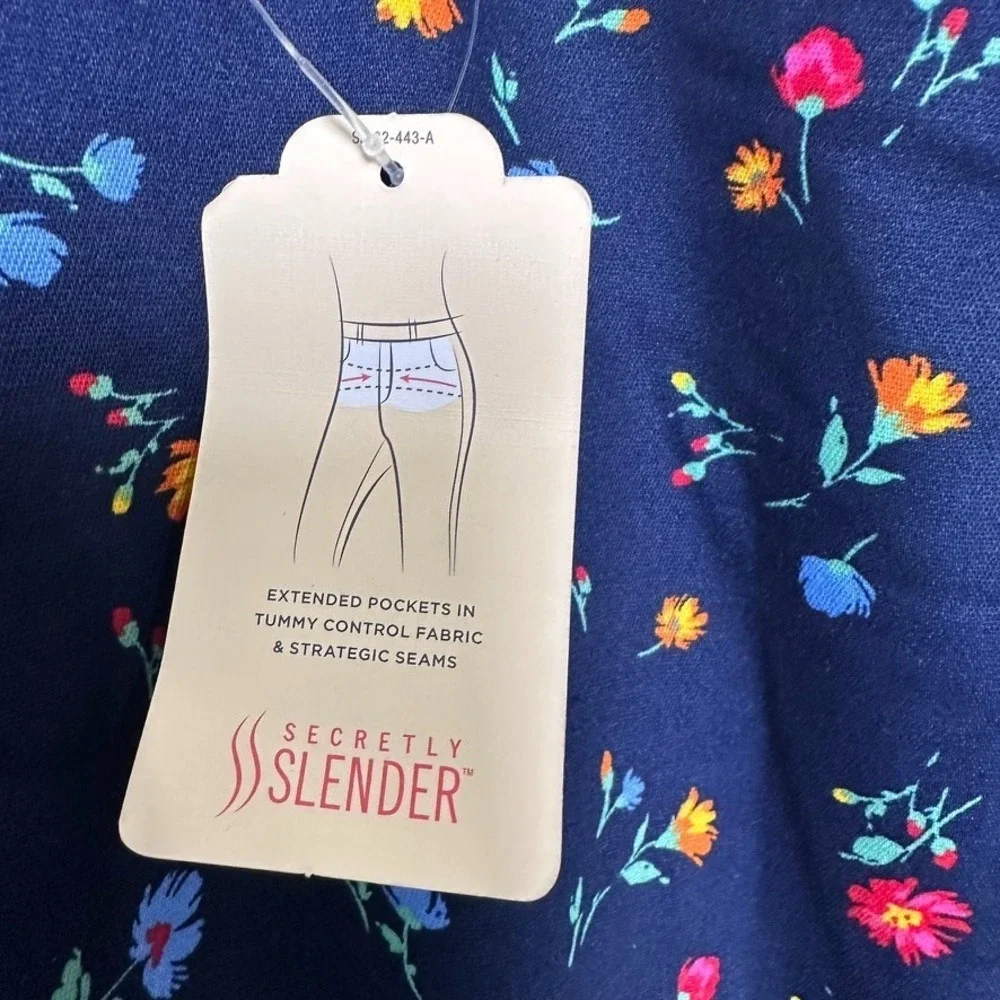St. John's Bay Women 16P Petite Capri Blue Flower Mid Rise SecretlySlender Pants